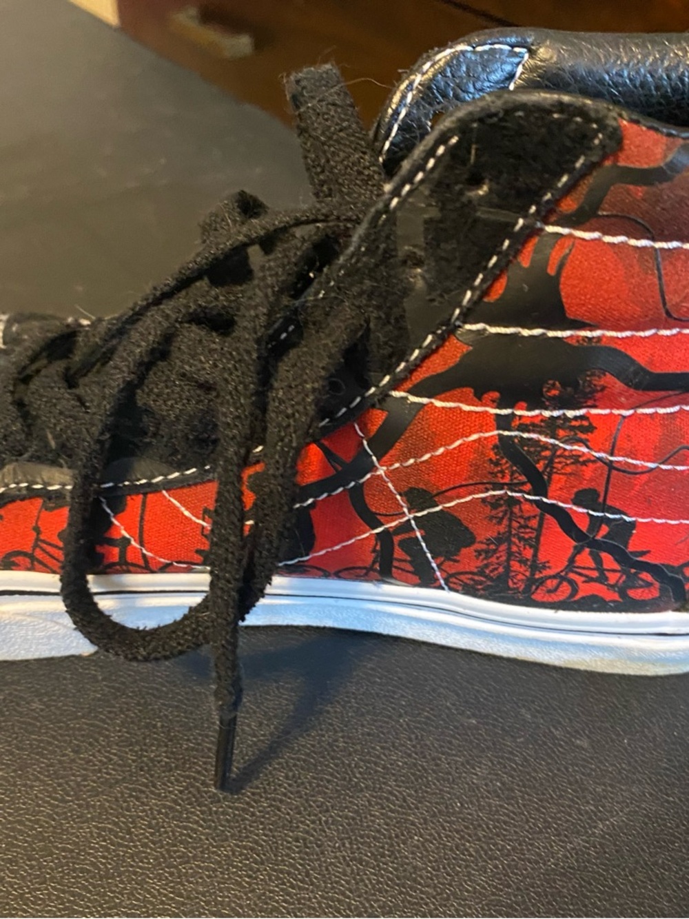 STRANGER THINGS Vans Red and Black Print high-top sneakers - Picture 4 of 14